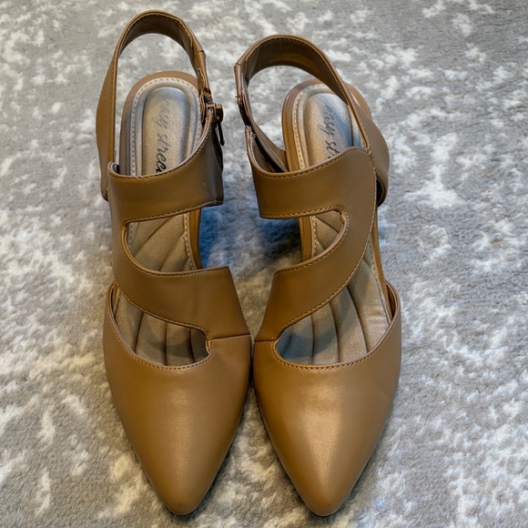 Easy street heels - Picture 1 of 3
